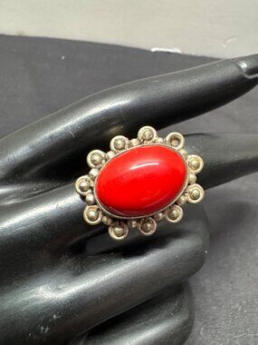 Vintage Sterling Silver Ring With Bold Red Oval Gemstone & Intricate Beaded Deta